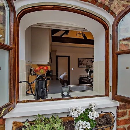 度假居 1 Bed In 94728 *